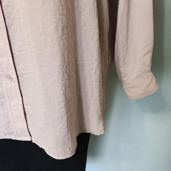 Uniqlo taupe button down top - Picture 9 of 14